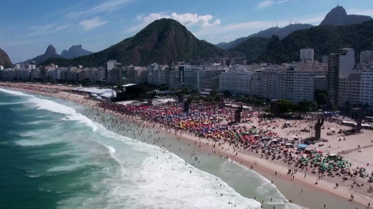 Rio de Janeiro: folla oceanica a Copacabana per il concerto di Lady Gaga