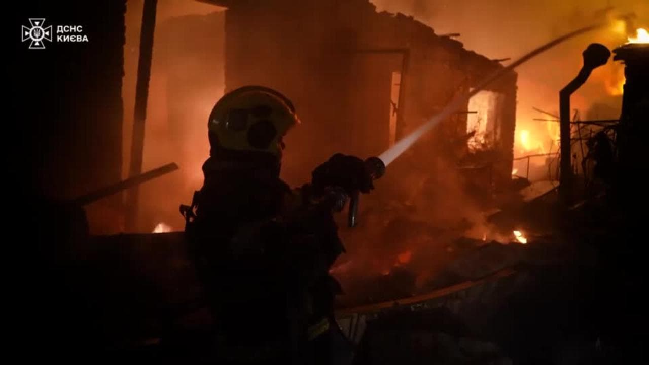 Ucraina, attacco russo su Kiev nella notte: 11 feriti tra cui due bambini