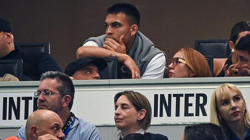 Lautaro in tribuna durante Inter-Verona