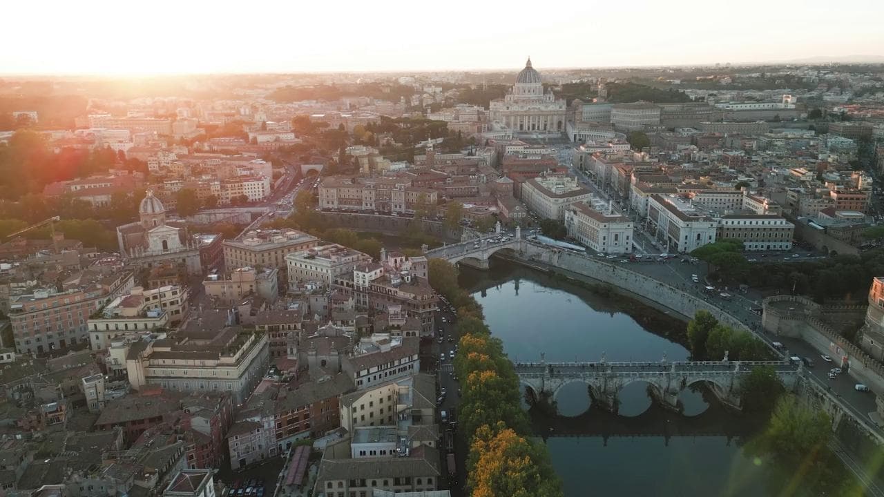 Oltre Francesco. L'eredità di Bergoglio e l'attesa per il nuovo Papa - Il documentario