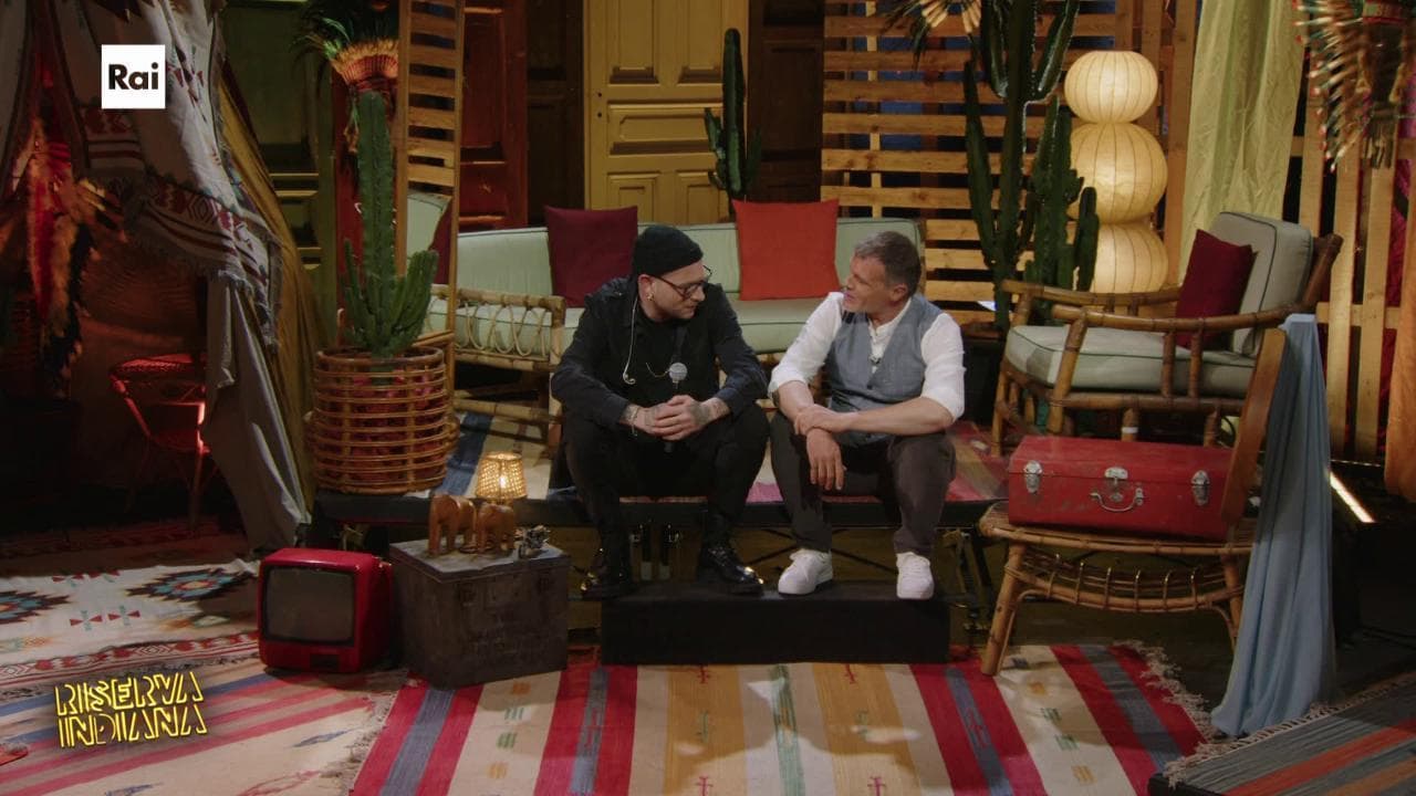 Clementino a Riserva indiana: "Nel mio Dna la forza, l'elettricità musicale e il ritmo di Napoli"