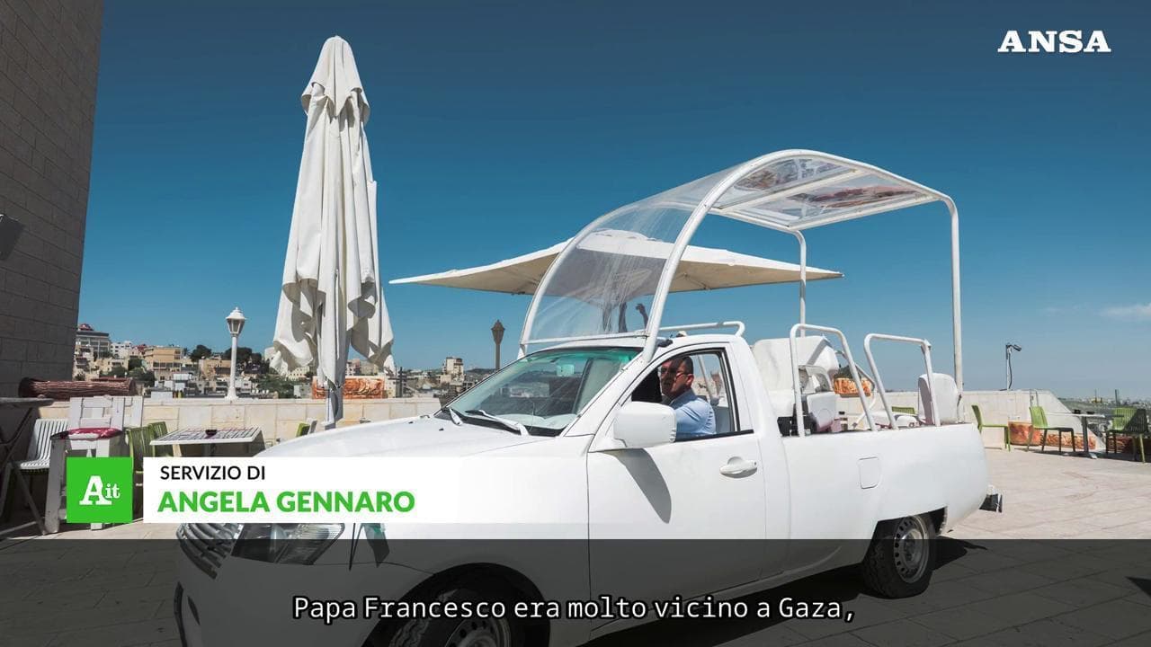 Gaza, la Papamobile diventa una clinica pediatrica itinerante