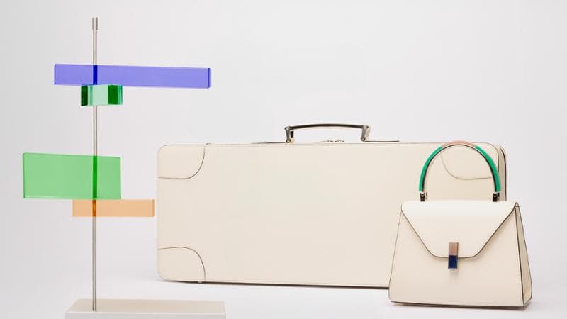La borsa Iside Resin Tint Mini e la valigia Costa 70 + Zaven, nate dalla collaborazione tra lo studio Zaven e Valextra