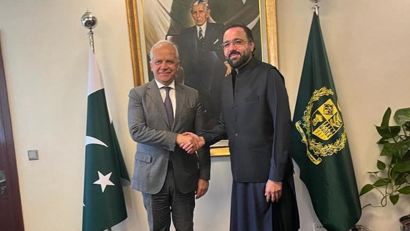 Piantedosi con il ministro dei pachistani all'estero Chaudhry Salik Hussain