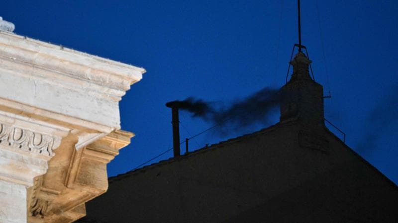 Conclave, le notizie del 7 maggio. Fumata nera, si chiude il primo giorno di voto