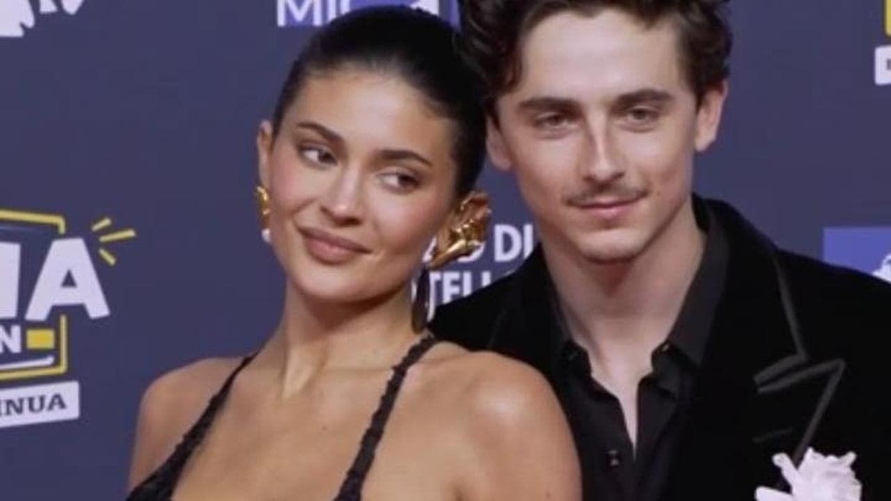 Timothée Chalamet e Kylie Jenner, prima volta insieme su un red carpet: l'arrivo ai David
