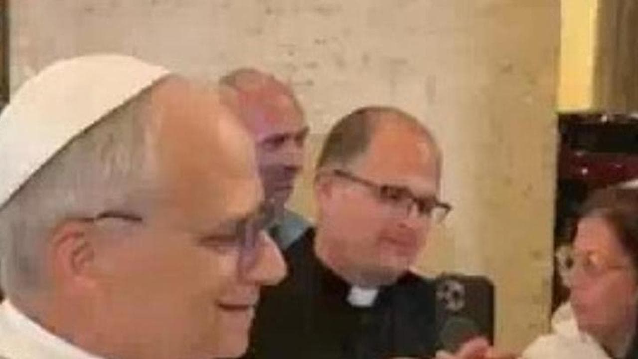 Il Papa a sorpresa al Palazzo dove viveva al Sant'Uffizio