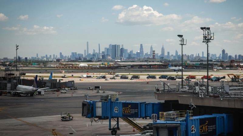 Nuovo blackout all’aeroporto di Newark. “Perso il contatto con aerei per New York per 90 secondi”