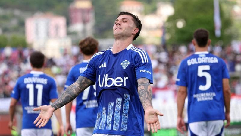 Strefezza esulta dopo il gol