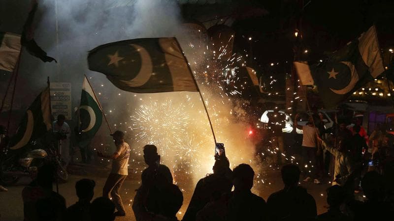 Tra Pakistan e India è cessate il fuoco, ma le armi non tacciono
