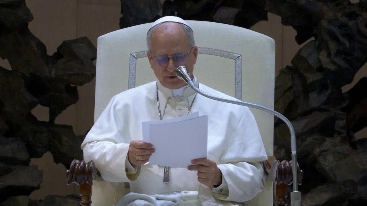 Papa Leone XIV ai giornalisti: "Disarmiamo le parole e disarmeremo la Terra"