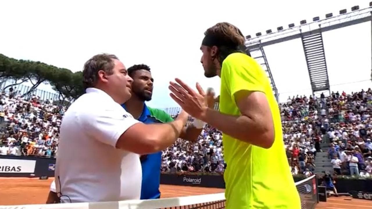 Fils batte Tsitsipas, ma alla stretta di mano tra i due scoppia la lite