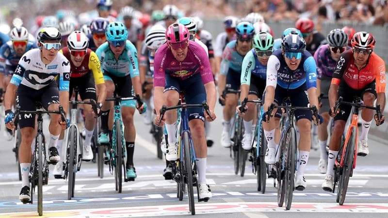 Giro, il giorno di riposo è più duro di una tappa. Due frazioni facili ora dopo il trasferimento