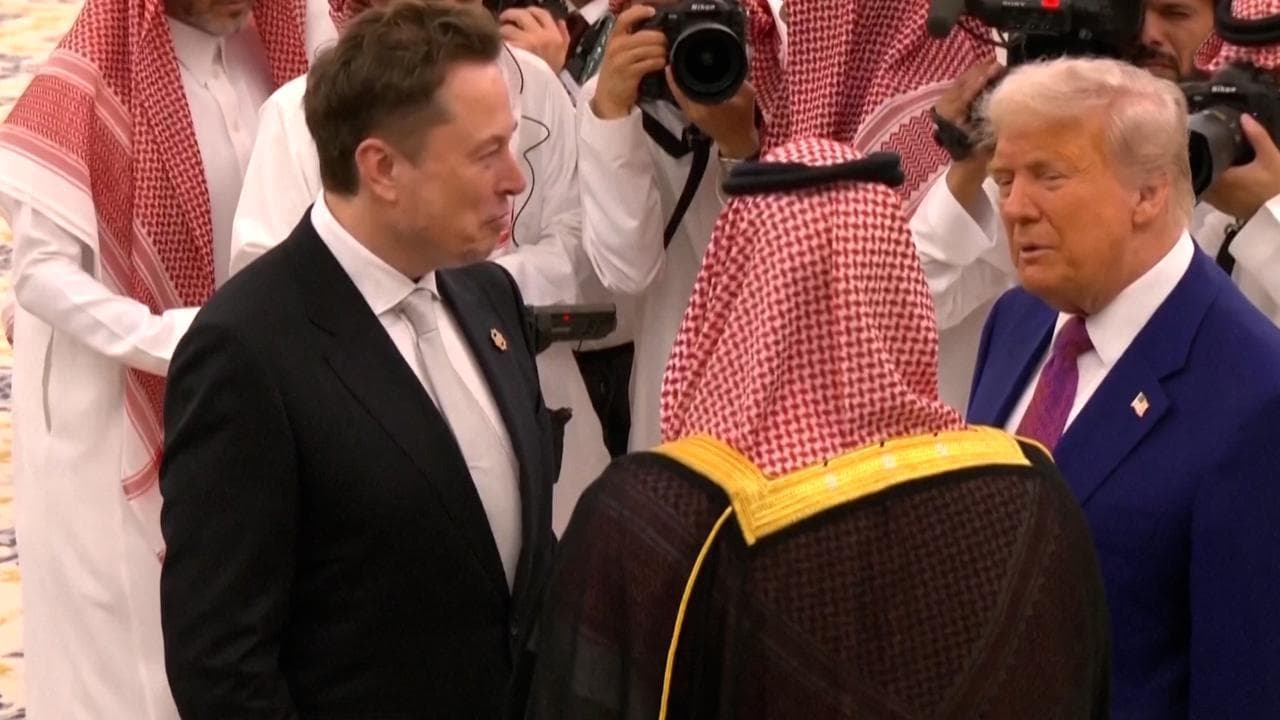 Trump a Riad tra affari e visita di Stato: Musk e i big della Silicon Valley dal presidente