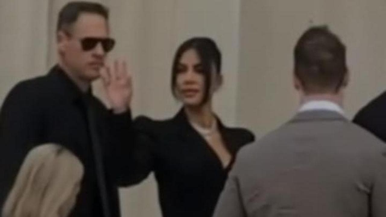 Parigi, Kim Kardashian entra in tribunale e perdona il ladro della maxi-rapina del 2016