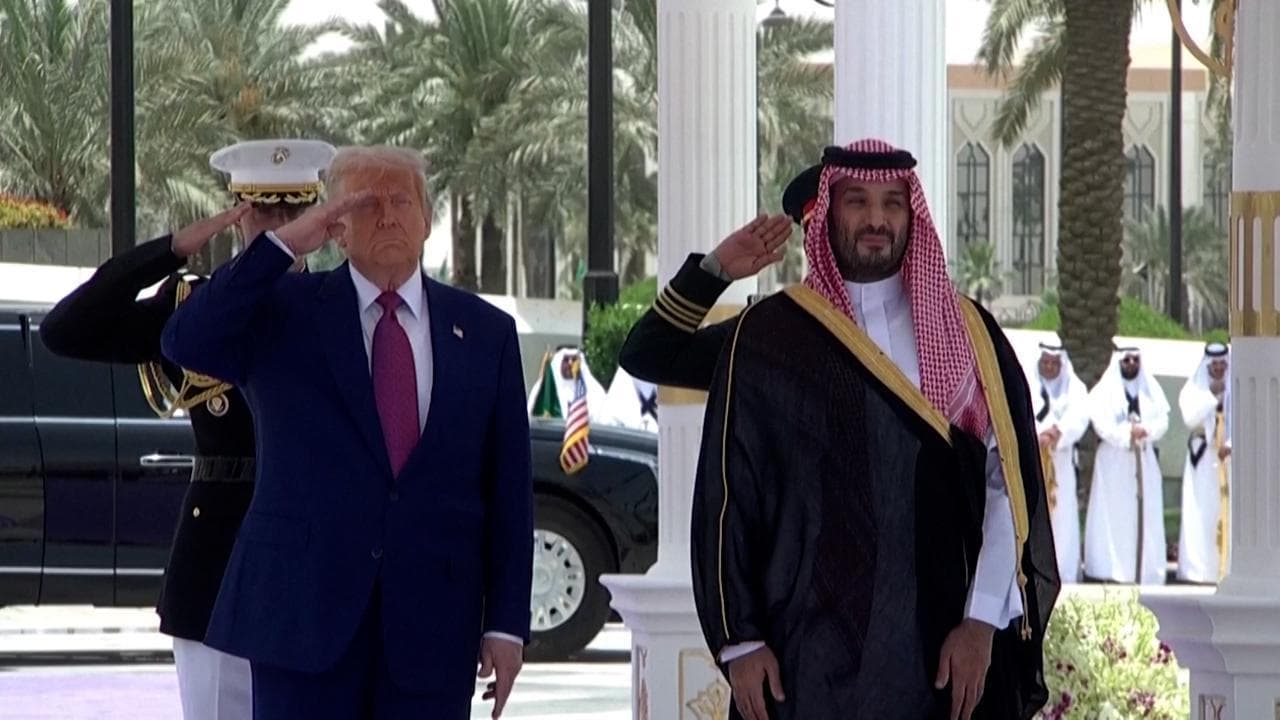 Trump è Bin Salman: una giornata da amici amici, tra cavalli, lusso e business