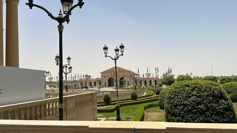 Riad, moderna Versailles: cene di gala, lusso sfrenato e regali alla corte saudita