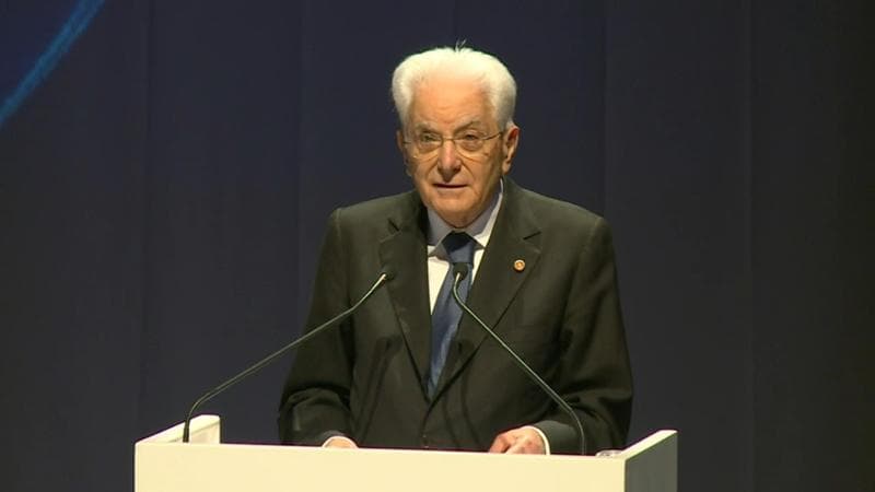 Il “Nessun Dorma” di Mattarella all’Ue: “In ritardo sulla difesa comune, farla con urgenza”