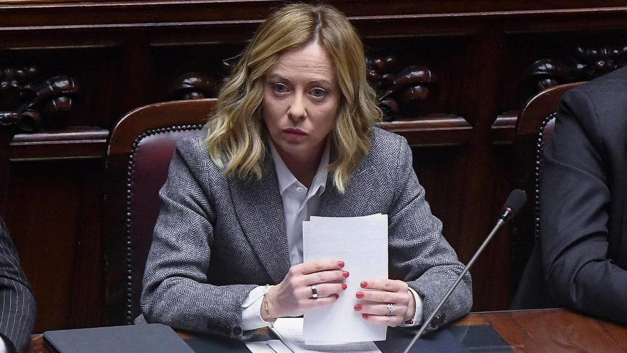 Meloni contro tutti: i botta e risposta all'aceto della premier con Conte, Bonelli e Schlein