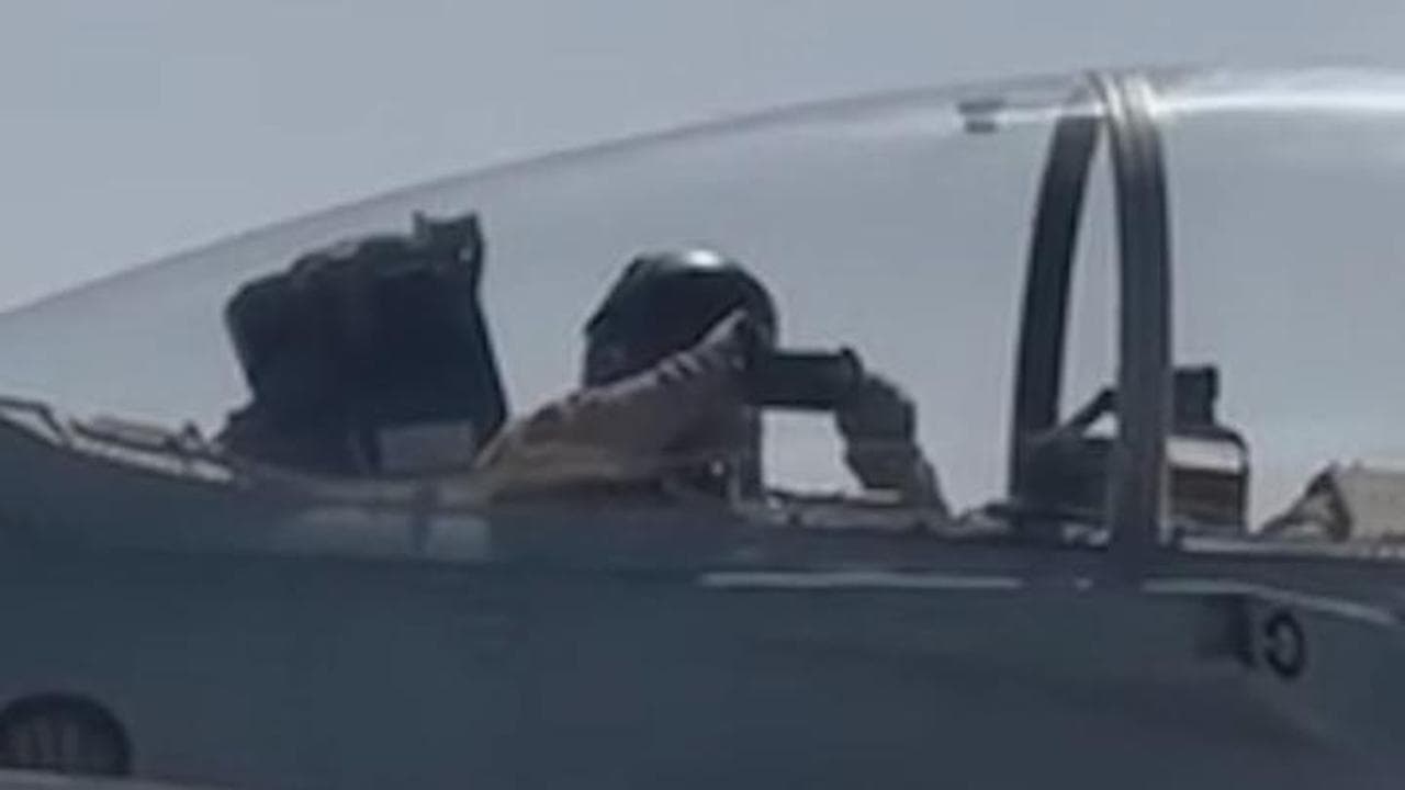 Doha, il secondo pilota del caccia di scorta del Qatar fotografa l'Air Force One