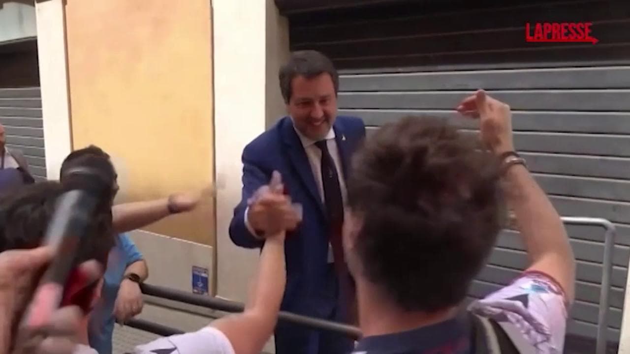 Coppa Italia, lo sfottò dei tifosi bolognesi a Salvini a Montecitorio: "È andata così così"