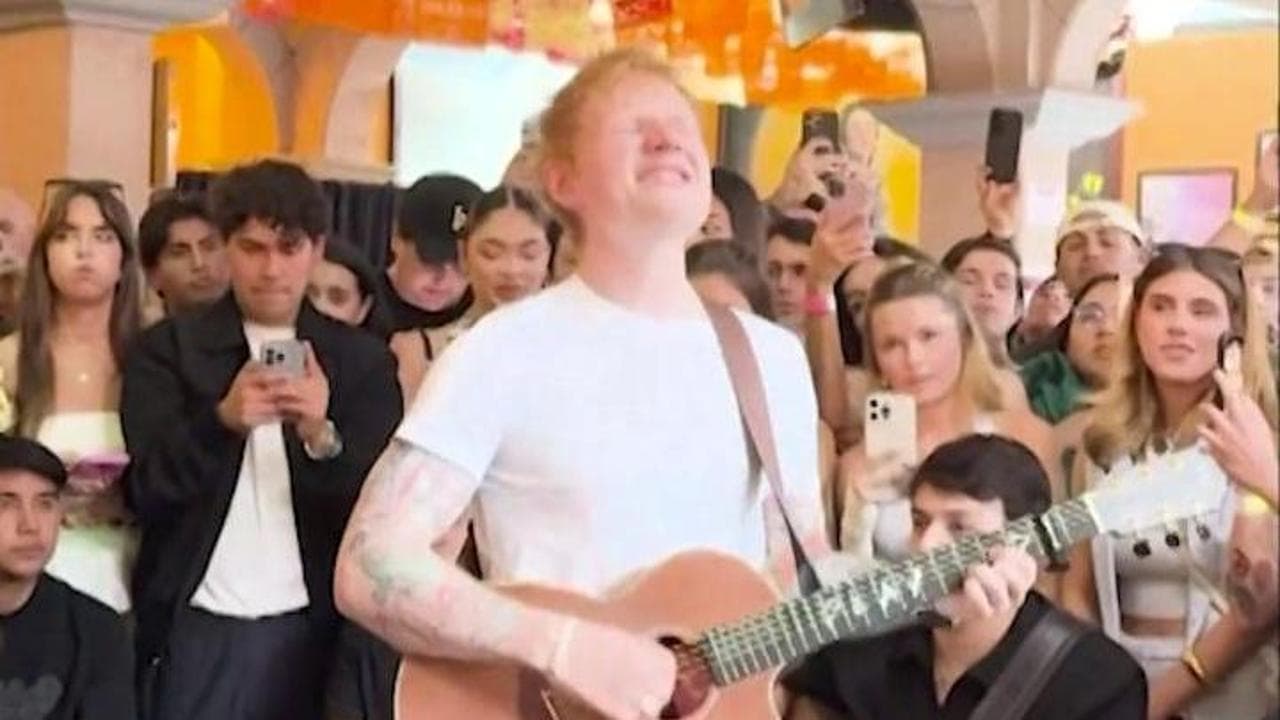Messico: Ed Sheeran, concerto a sorpresa al ristorante