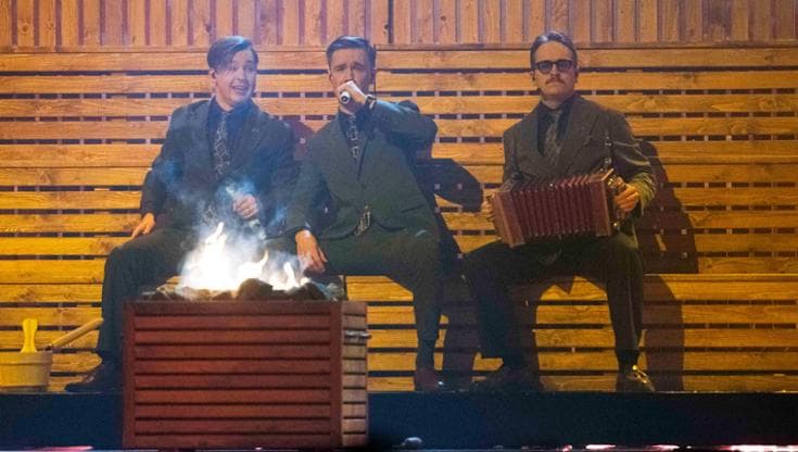 Tutti pazzi per la sauna dei Kaj: il trio svedese favorito alla finale di Eurovision