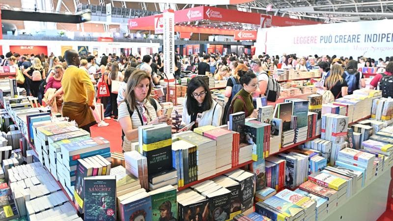 Salone del libro, le Comencini unite: “Salviamo il futuro del nostro cinema”
