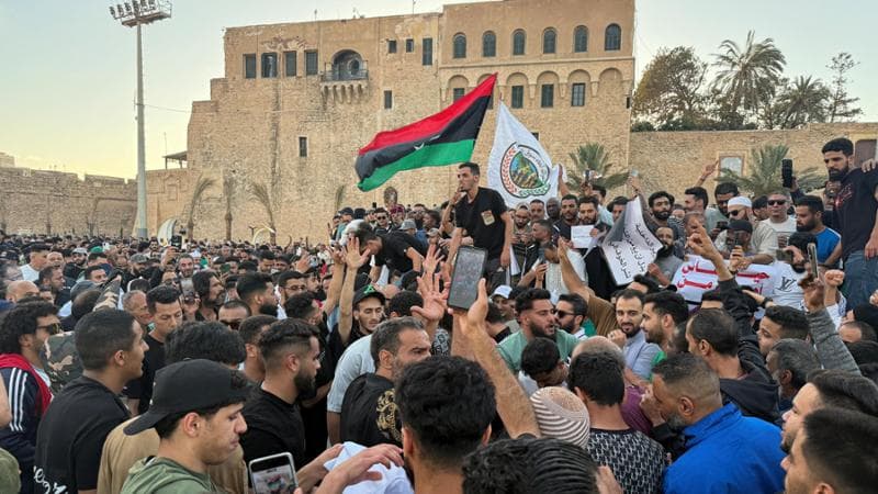 Demonstrators demand the overthrow of the Libya's Government of National Unity headed by Abdulhamid al-Dbeibah, in Martyrs' Square in Tripoli, Libya. May 16, 2025.  REUTERS/Ayman al-Sahili