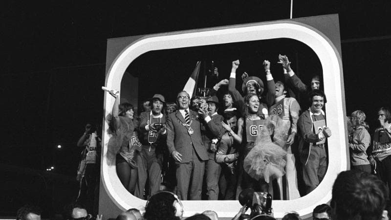 il team britannico festeggia dopo aver vinto nel 1973. BERNARD ALLEMANE / ina via afp