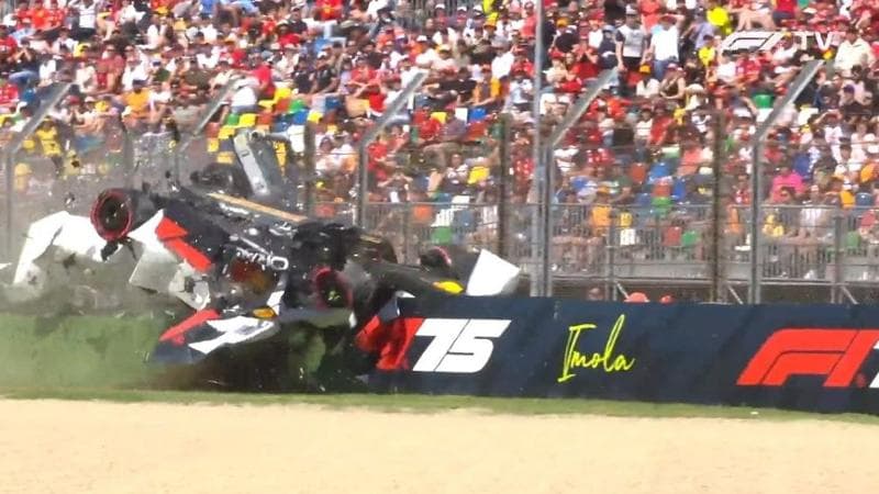 La Red Bull di Tsunoda si cappotta in aria