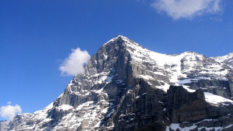 Svizzera, altra valanga sull’Alphubel. “Due italiani tra le possibili vittime”