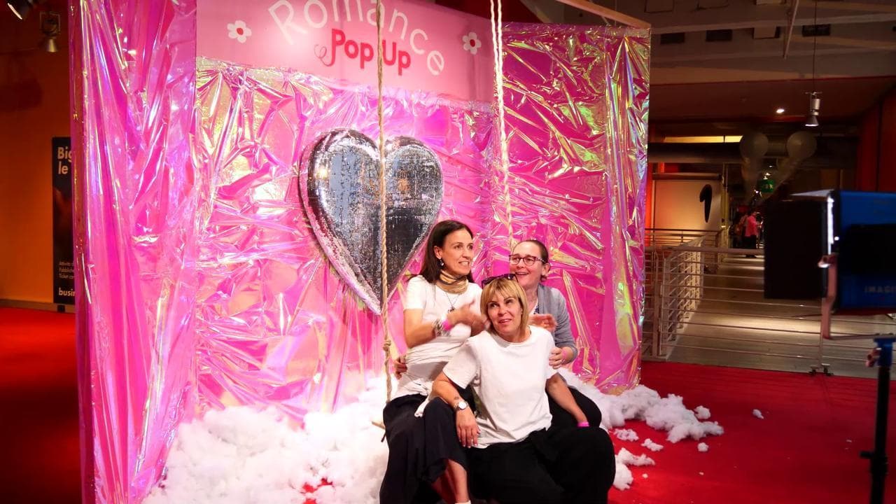 Salone del Libro, il romance pop-up conquista la generazione Z