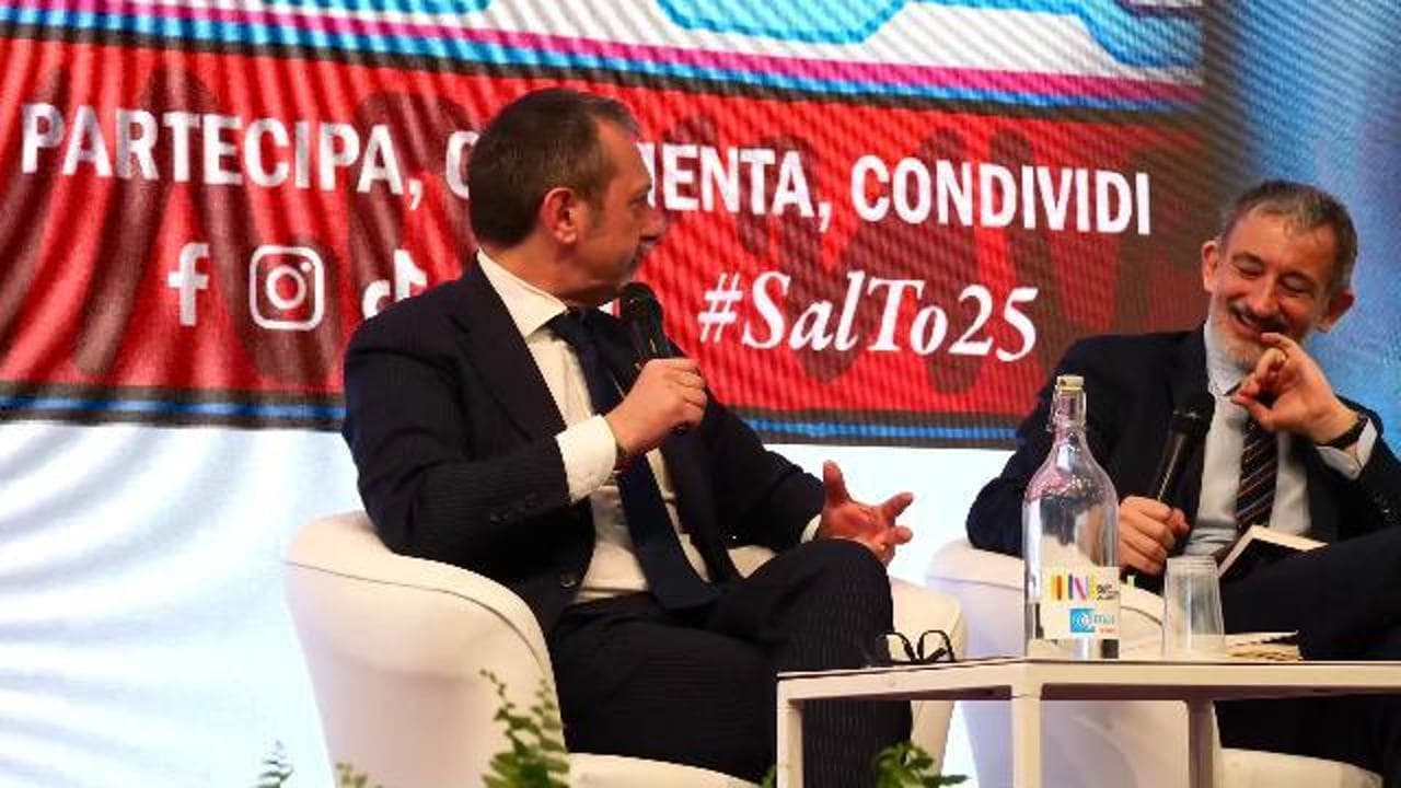 Salone del Libro, Delmastro: "Qualcuno sta provando a spedirmi in carcere". Poi evita la domanda su Pozzolo