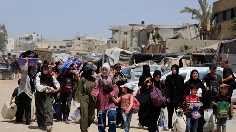 L’Idf evacua Khan Younis, nuove fughe di massa: “Occuperemo la Striscia di Gaza”
