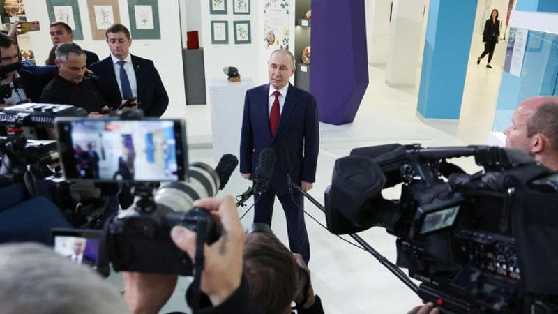 La telefonata di due ore, Trump e Putin concordano: “Negoziare subito la pace”