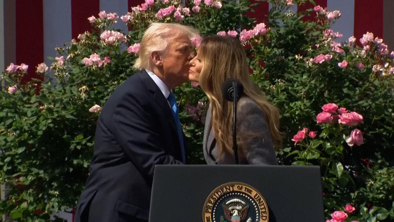 Usa, Trump e l'elogio di Melania: "In Russia la rispettano più di me"