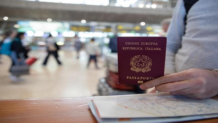 Cittadinanza, la Camera approva la stretta sugli oriundi voluta da Forza Italia