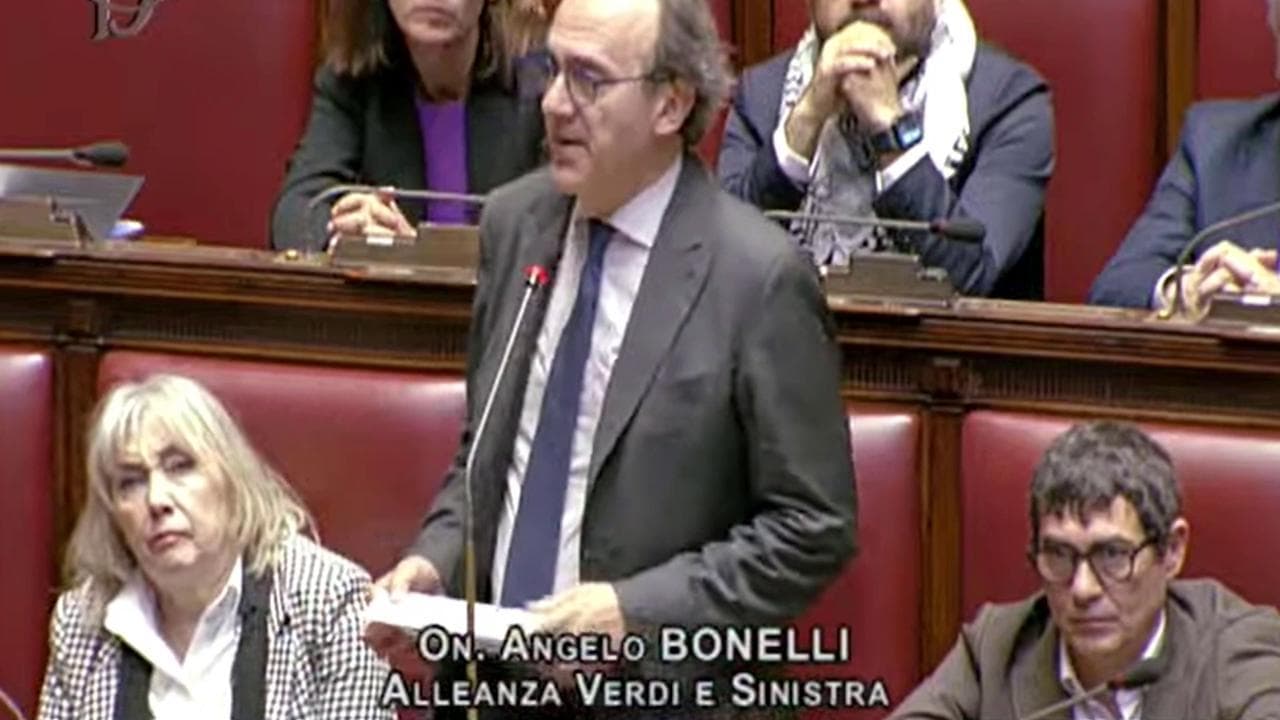 Medioriente, Bonelli legge in aula i nomi dei bimbi uccisi a Gaza: "Stop alla pulizia etnica"