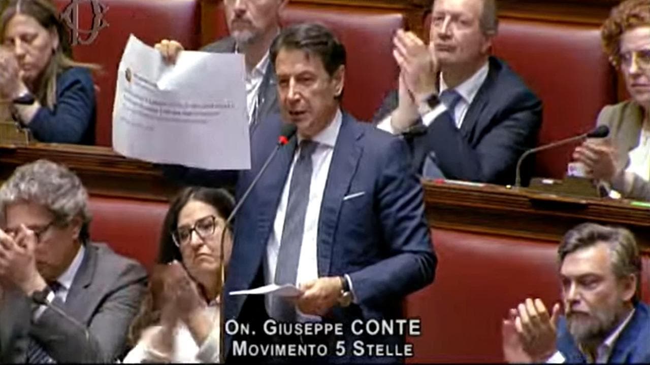 Camera, Conte mostra vecchio tweet di Meloni: "Su Gaza giravolta riprovevole e sanguinosa"