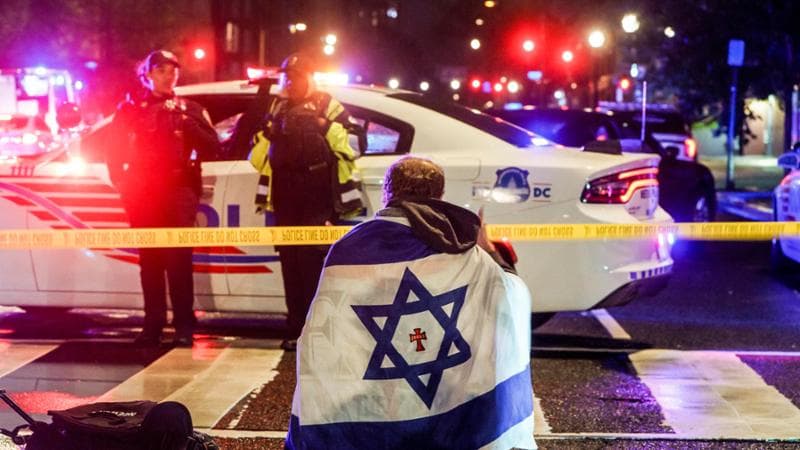 Washington, uccisi due membri dell’ambasciata israeliana. “È terrorismo antisemita”. Fermato il killer. Trump: “Omicidi orribili”