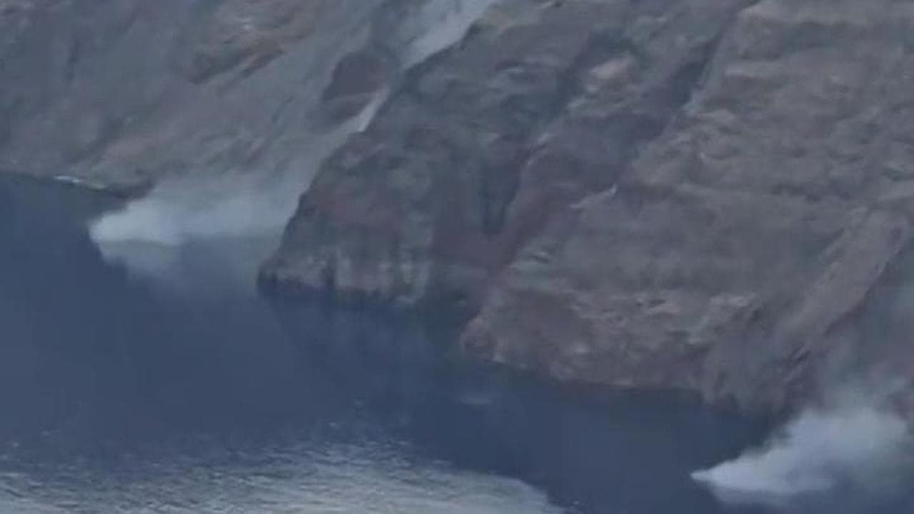 Terremoto in Grecia: le rocce cadono nella caldera di Santorini
