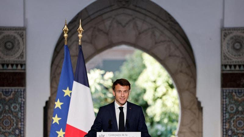 Francia, rapporto choc dei Servizi sui Fratelli musulmani: “Vogliono imporre la sharia da noi”