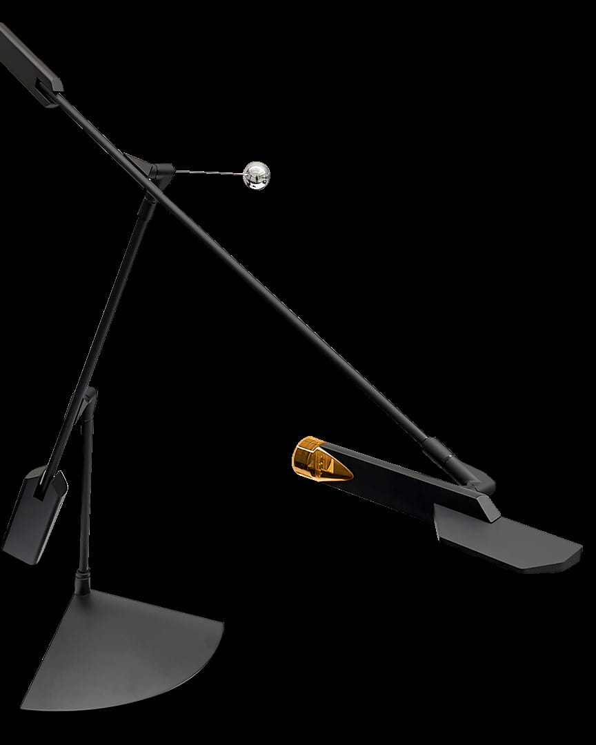 Stilnovo regala un nuovo sofisticato dimmer di prossimità a Halley, l’innovativa lampada da tavolo disegnata da Richard Sapper, che compie 20 anni