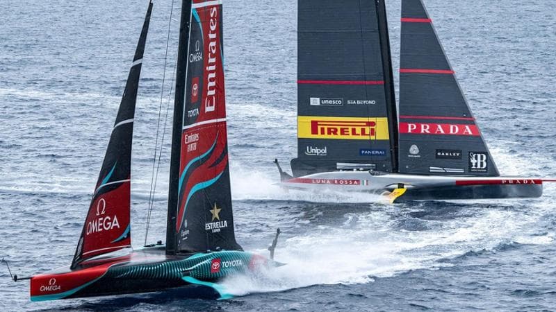 Luna Rossa contro Team New Zealand a Barcellona