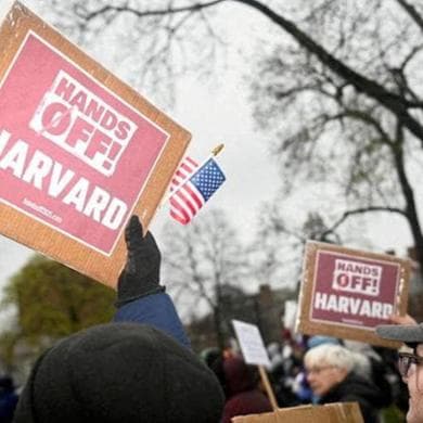 Manifestazioni anti Trump ad Harvard