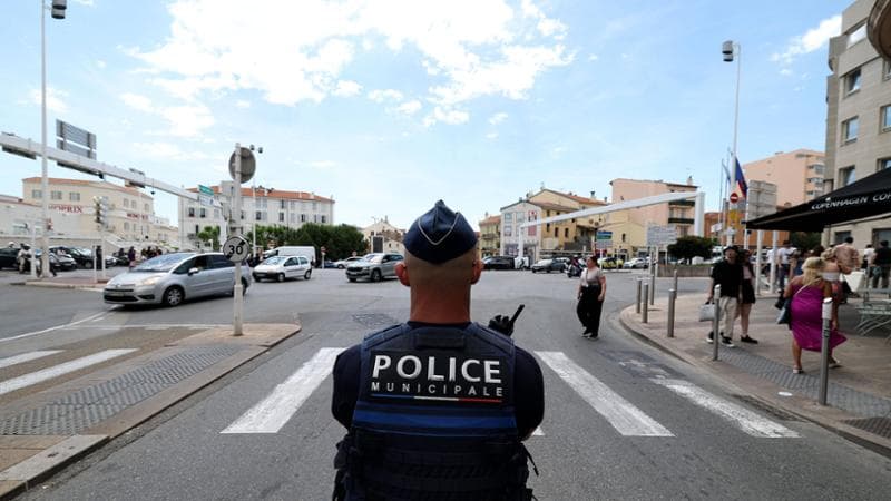 Lo schermo buio in sala e i vip spaventati. La Croisette paralizzata come nei kolossal