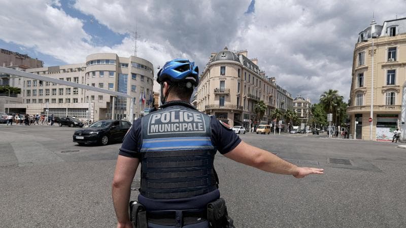 Cannes, la pista anarchica e quella russa: “Puntano al caos”