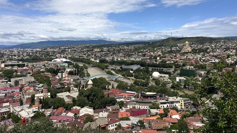 Tbilisi dall'alto del monte della Madre della Georgia - Foto di Paolo Ribichini