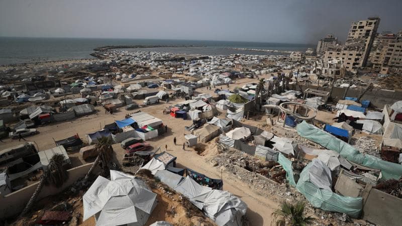 Gaza, l’umiliazione di vivere solo per riuscire a mangiare